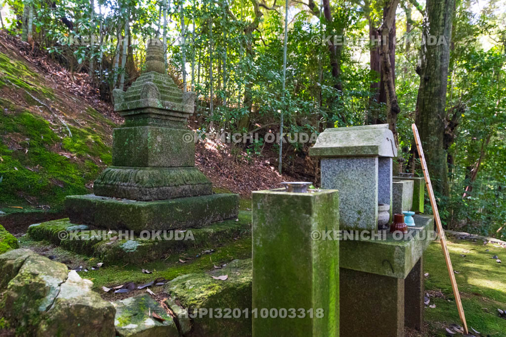 奈良県　霊山寺　菩提僊那供養塔