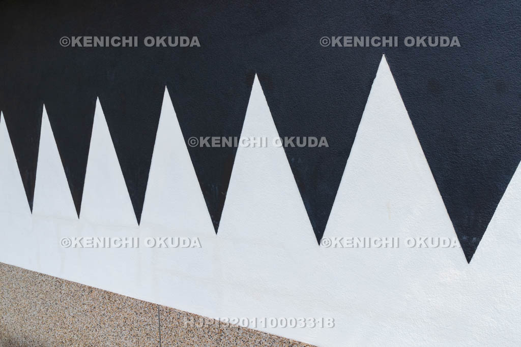 大阪府　吉祥寺　火事場装束だんだら袖模様の塀