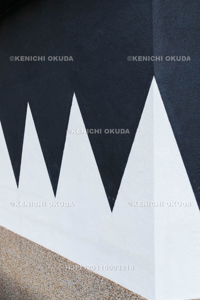 大阪府　吉祥寺　火事場装束だんだら袖模様の塀