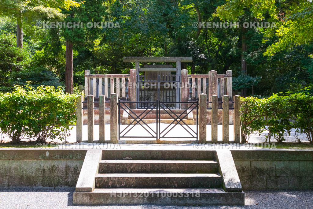 京都府　花園天皇十樂院上陵