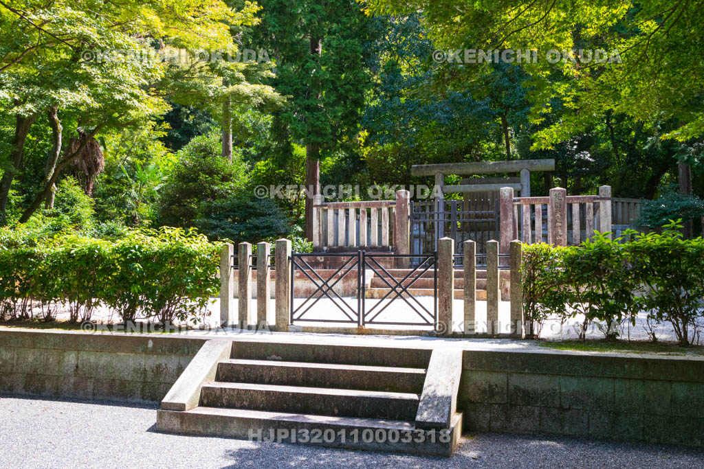 京都府　花園天皇十樂院上陵