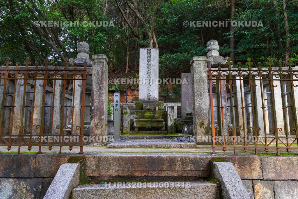 京都府　京都霊山護国神社　霊山墓地　桂小五郎（木戸孝允）の墓