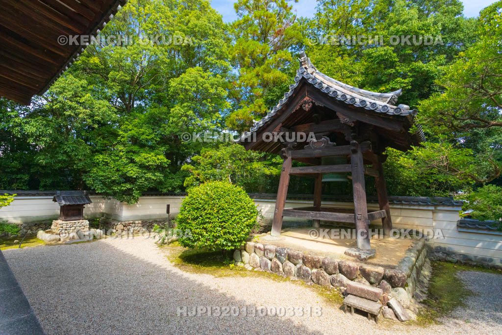 奈良県　秋篠寺　鐘楼