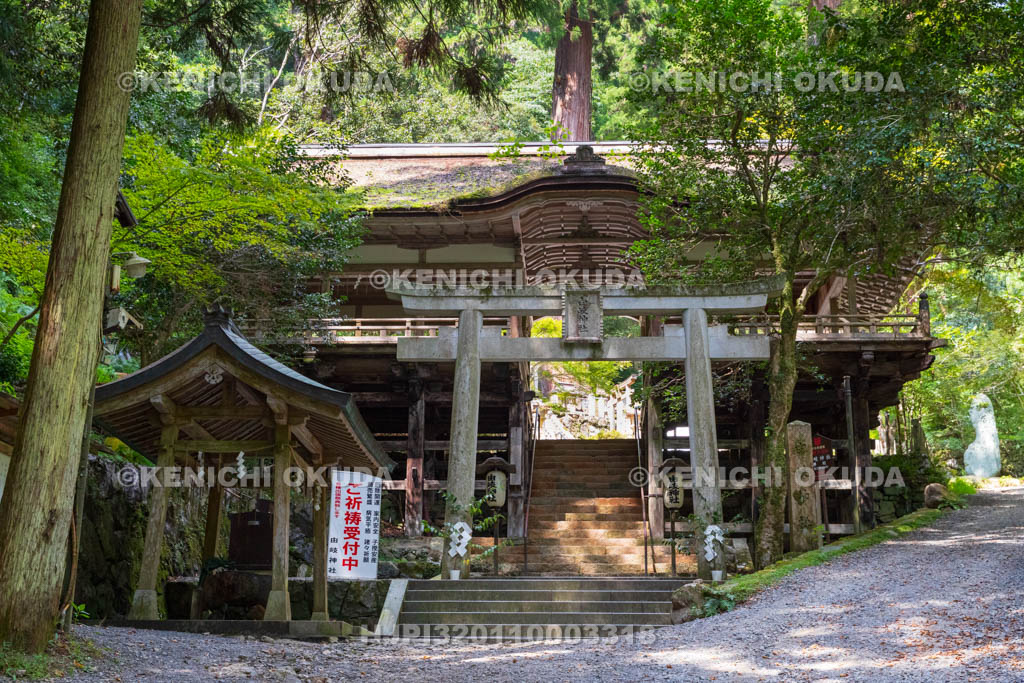 京都府　鞍馬寺　由岐神社　荷拝殿（重要文化財）