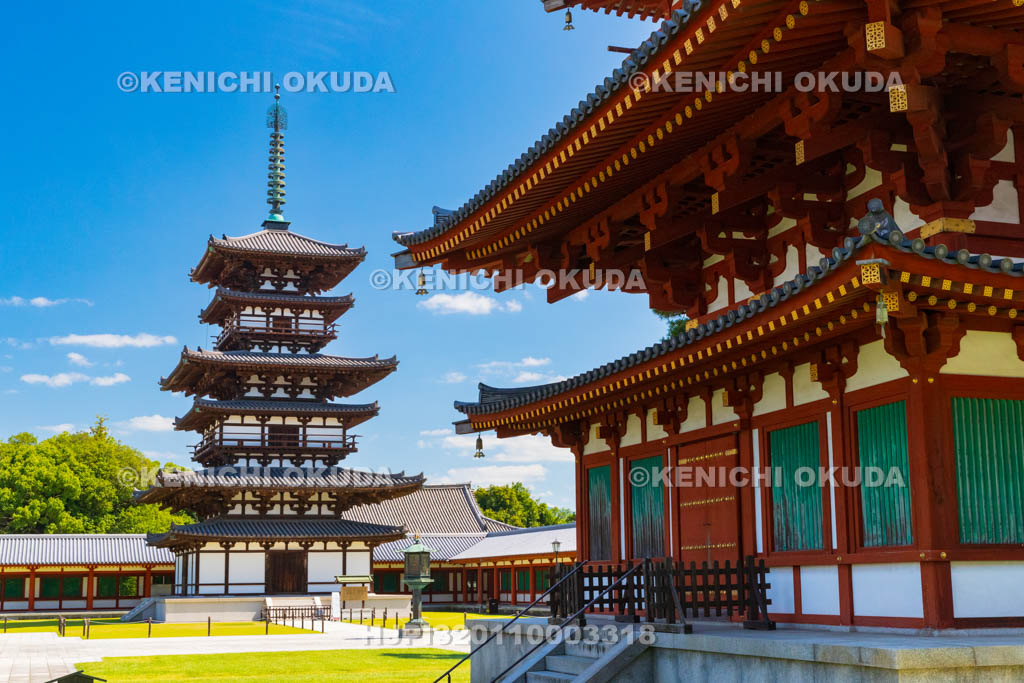 奈良県　薬師寺　西塔と東塔（国宝）