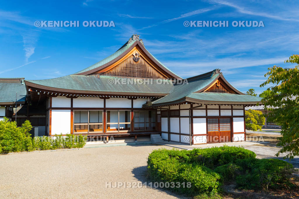 奈良県　薬師寺　北境内地　慈恩殿