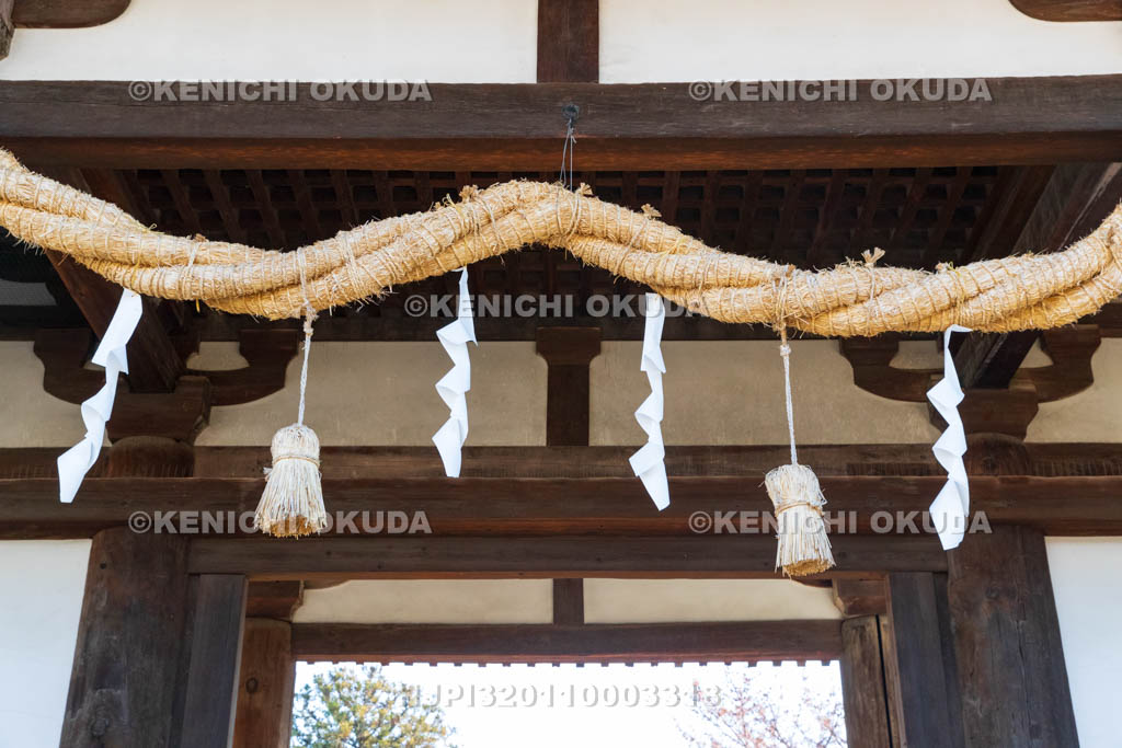 奈良県　東大寺　転害門（国宝）の注連縄