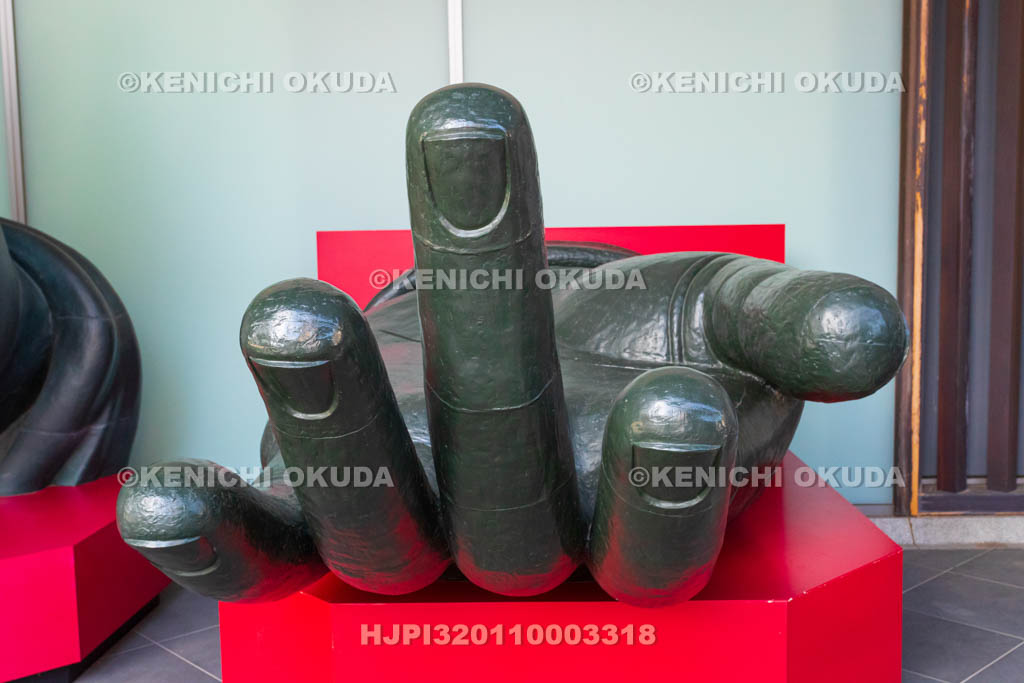 奈良県　東大寺ミュージアム　大仏さまの左手　実物大レプリカ