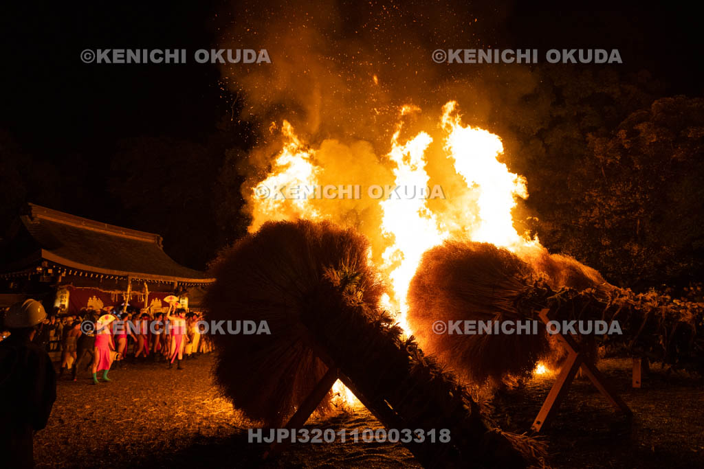 滋賀県　勝部神社　勝部の火まつり　松明祭