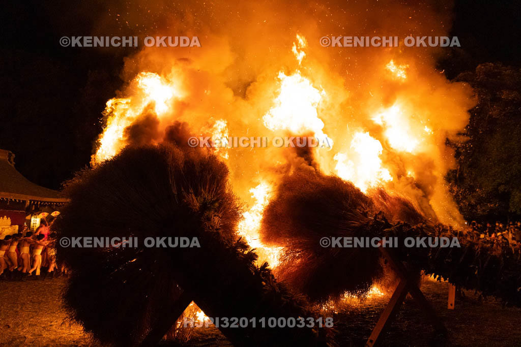 滋賀県　勝部神社　勝部の火まつり　松明祭