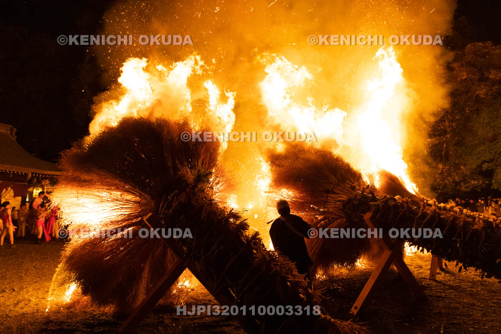 滋賀県　勝部神社　勝部の火まつり　松明祭