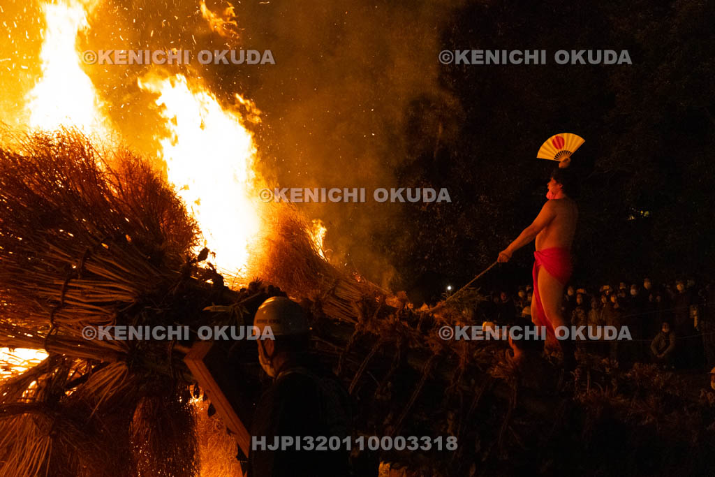 滋賀県　勝部神社　勝部の火まつり　松明祭