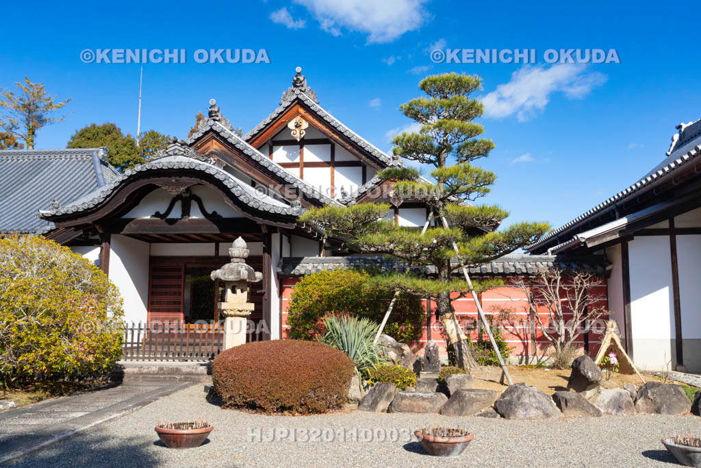 奈良県　當麻寺奥院　玄関
