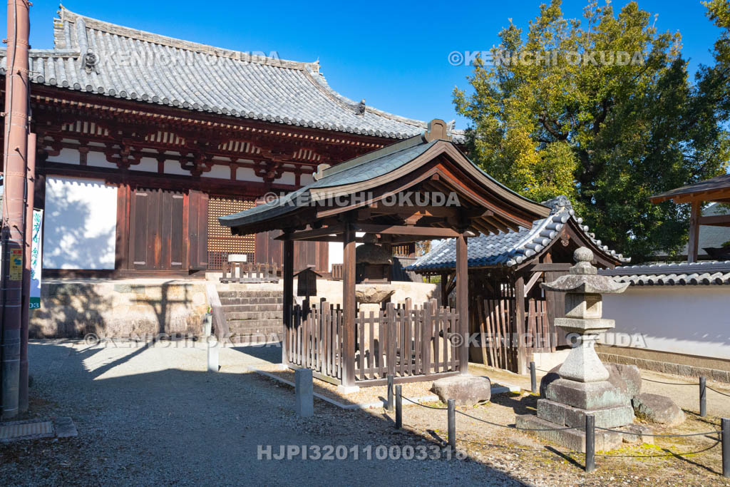 奈良県　當麻寺　金堂（重要文化財）