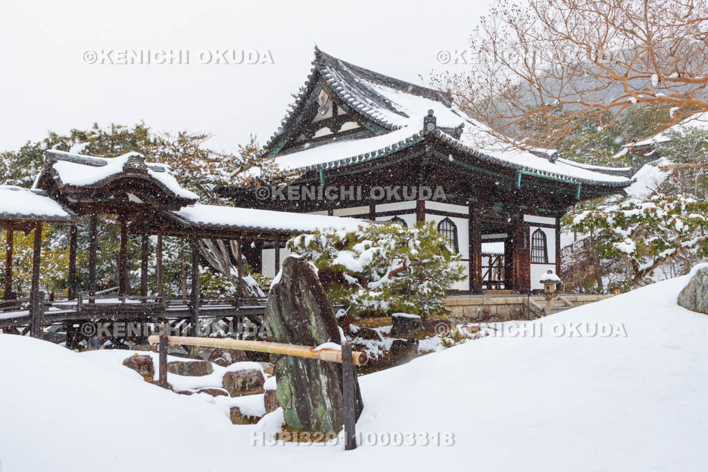 京都府　雪の高台寺　開山堂（重要文化財）付近