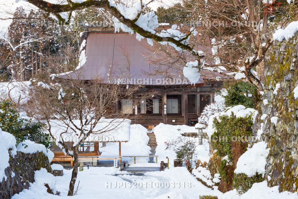 京都府　大原の里　雪の勝林院　本堂