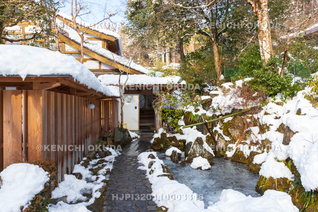 京都府　大原の里　雪の宝泉院　玄関