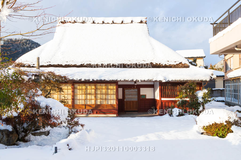 京都府　大原の里　茅葺の家