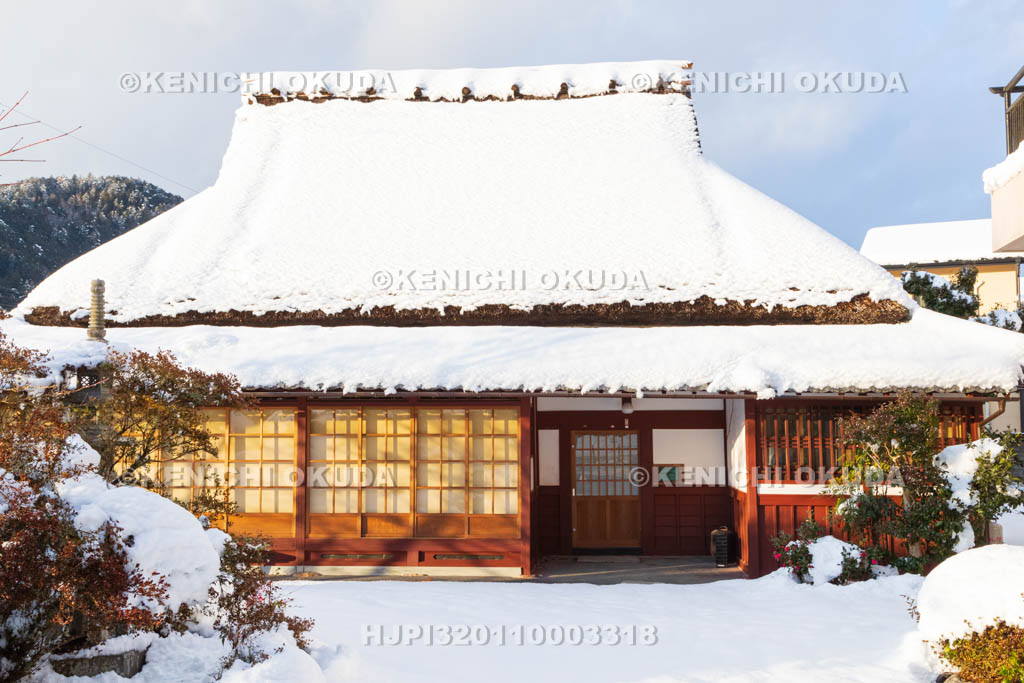 京都府　大原の里　茅葺の家