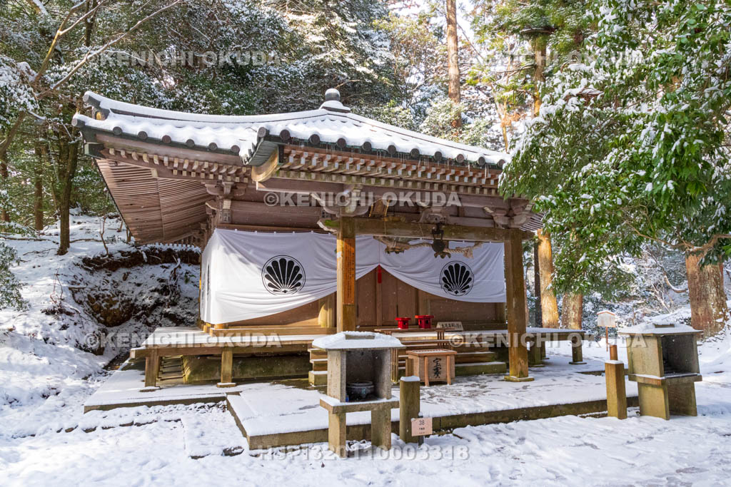 京都府　雪の鞍馬寺　奥の院　僧正ガ谷不動堂