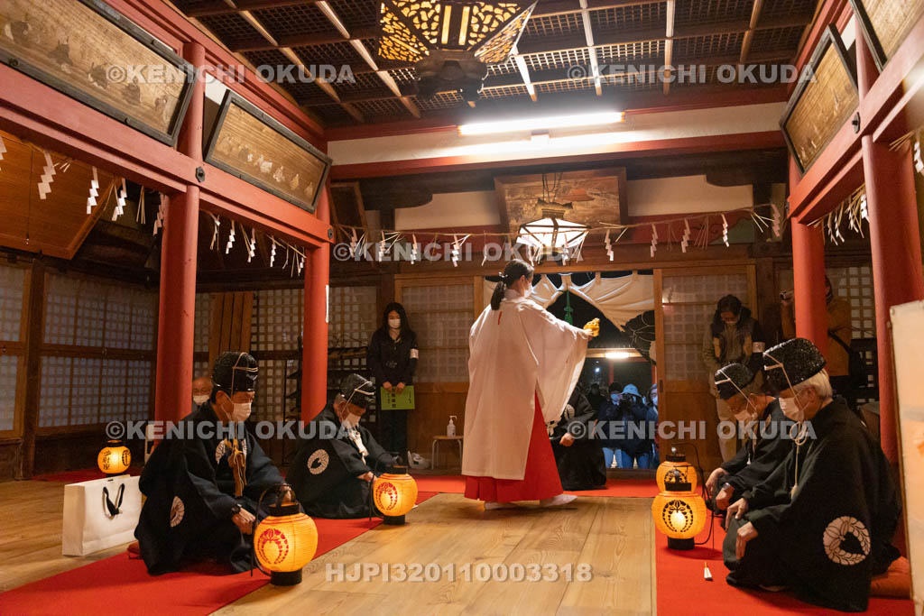 京都府　涌出宮（わきでのみや）　居籠祭　門の儀　鈴振り