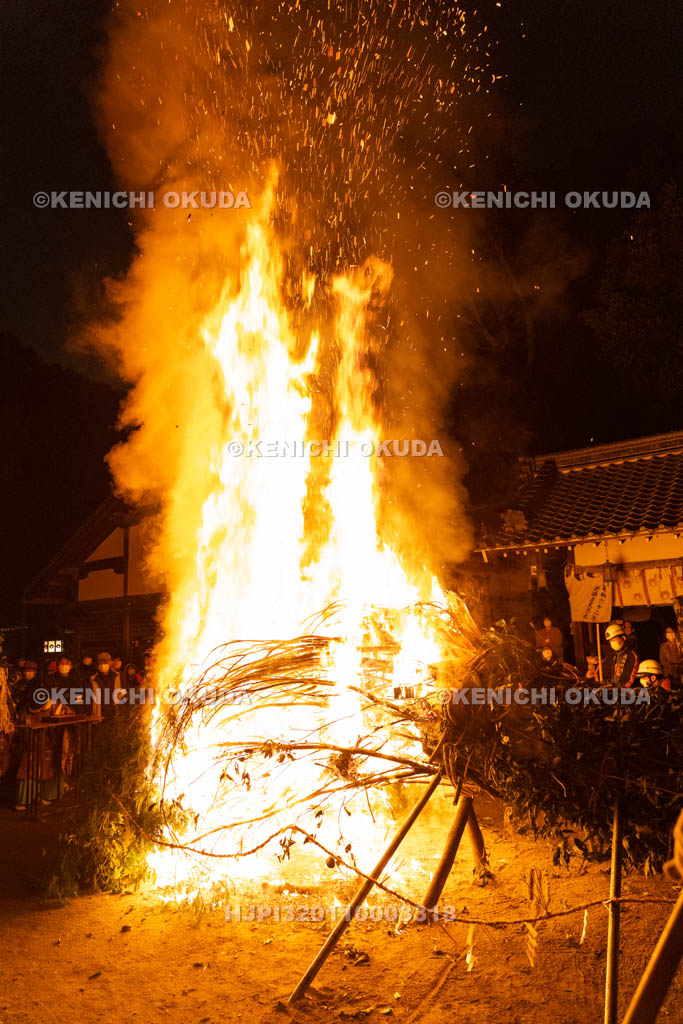 京都府　涌出宮（わきでのみや）　居籠祭　大松明の儀