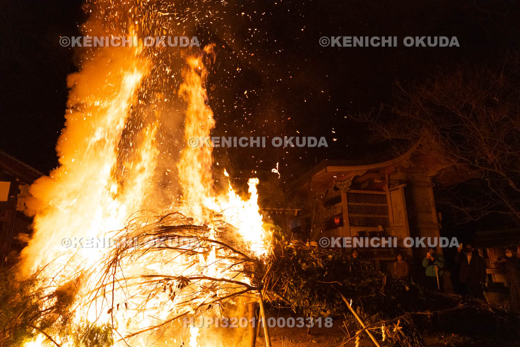 京都府　涌出宮（わきでのみや）　居籠祭　大松明の儀