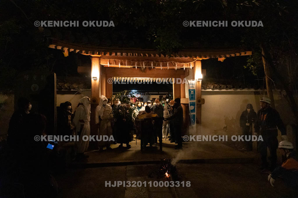 京都府　涌出宮（わきでのみや）　居籠祭　大松明の儀