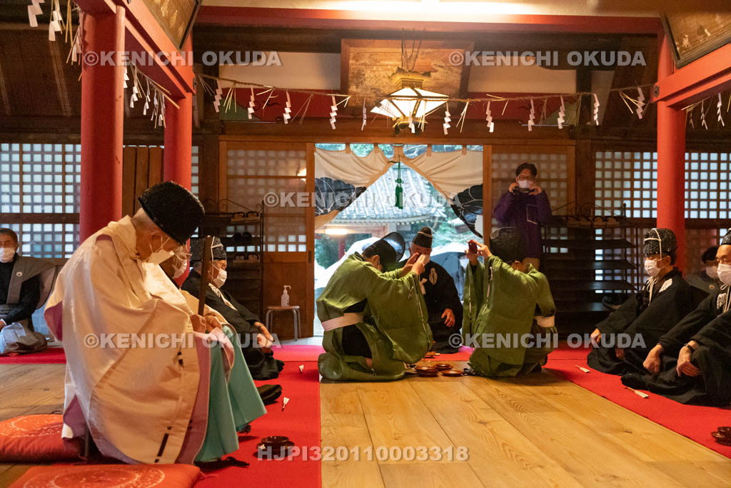京都府　涌出宮（わきでのみや）　居籠祭　饗応（あえ）の儀　加御酒（くわえごし）