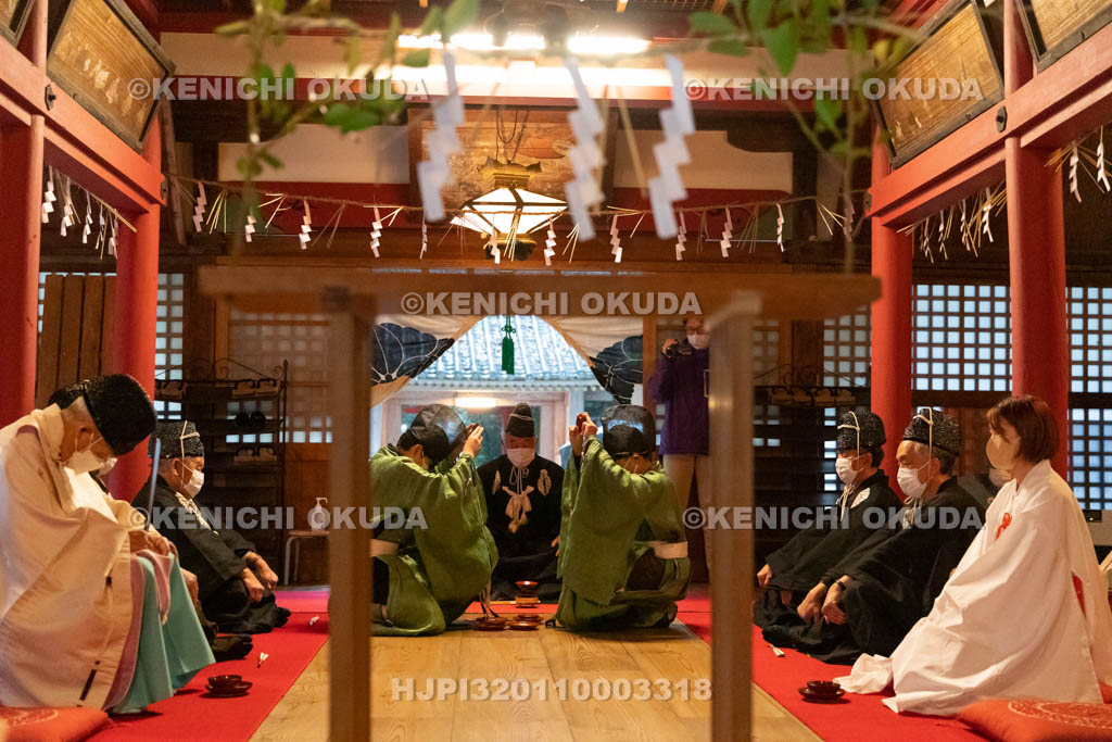 京都府　涌出宮（わきでのみや）　居籠祭　饗応（あえ）の儀　加御酒（くわえごし）