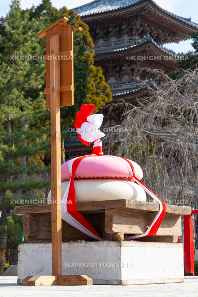 京都府　醍醐寺　「五大力さん」五大力尊仁王会　五大力さんおかげ餅　金堂前特設舞台