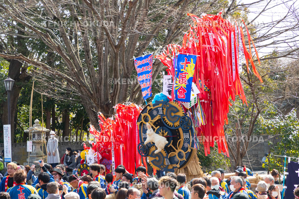 滋賀県　日牟禮八幡宮　左義長祭　境内の左義長（十区会）