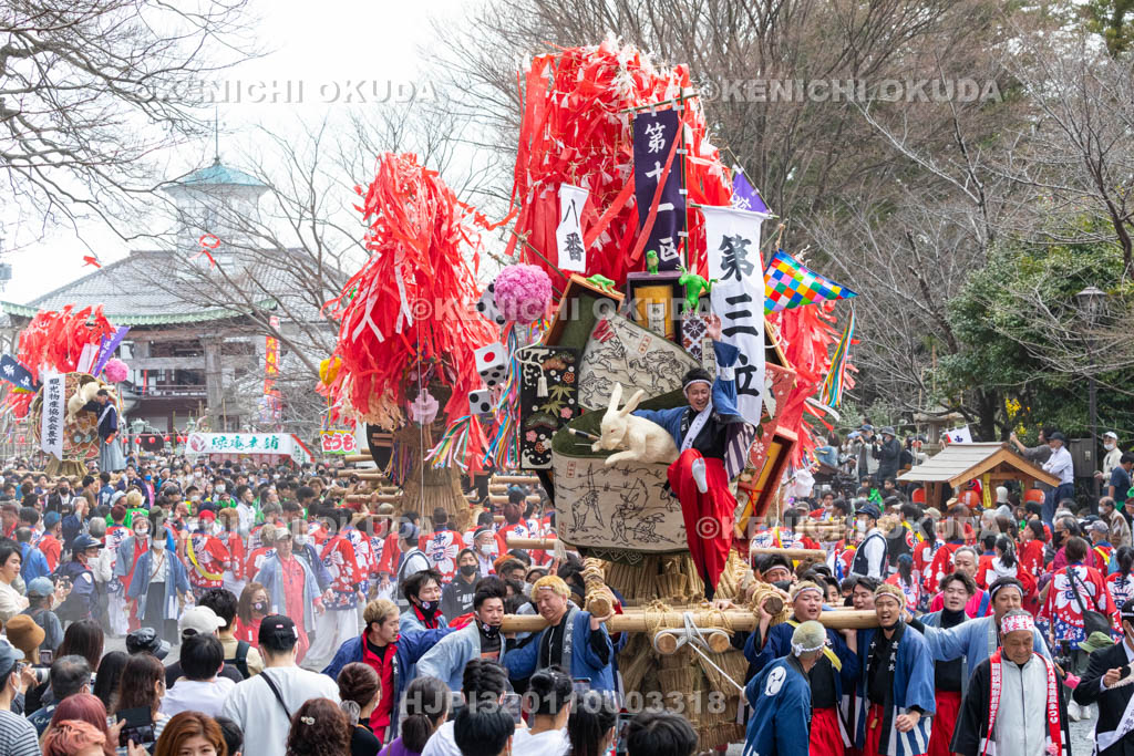 滋賀県　日牟禮八幡宮　左義長祭　左義長（第十一区）