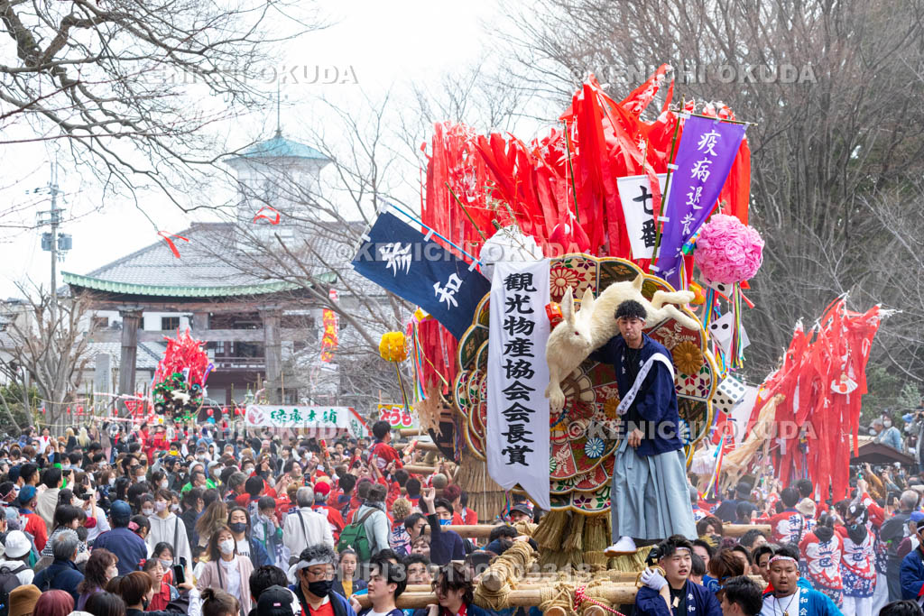 滋賀県　日牟禮八幡宮　左義長祭　左義長（参和会）