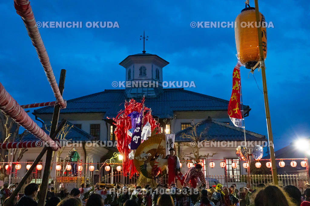 滋賀県　日牟禮八幡宮　左義長祭　鳥居前マセマセ（為心町）