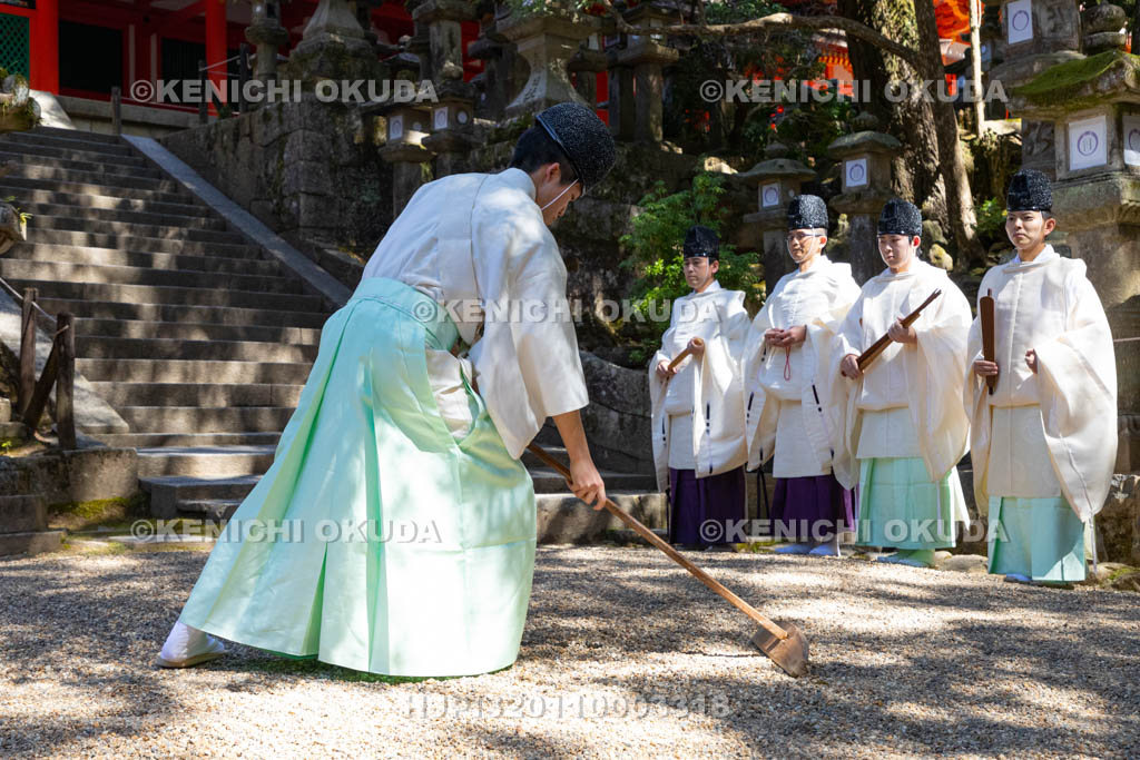 奈良県　春日大社　榎本神社前　御田植神事