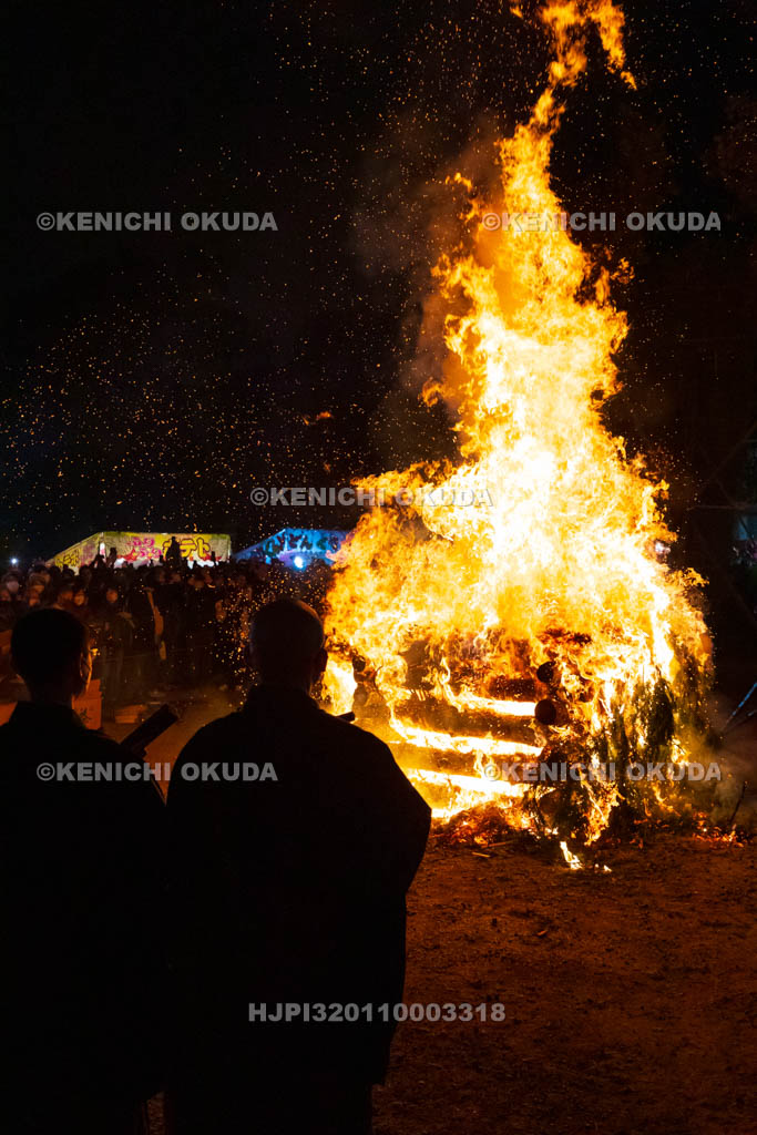 京都府　清凉寺　お松明式