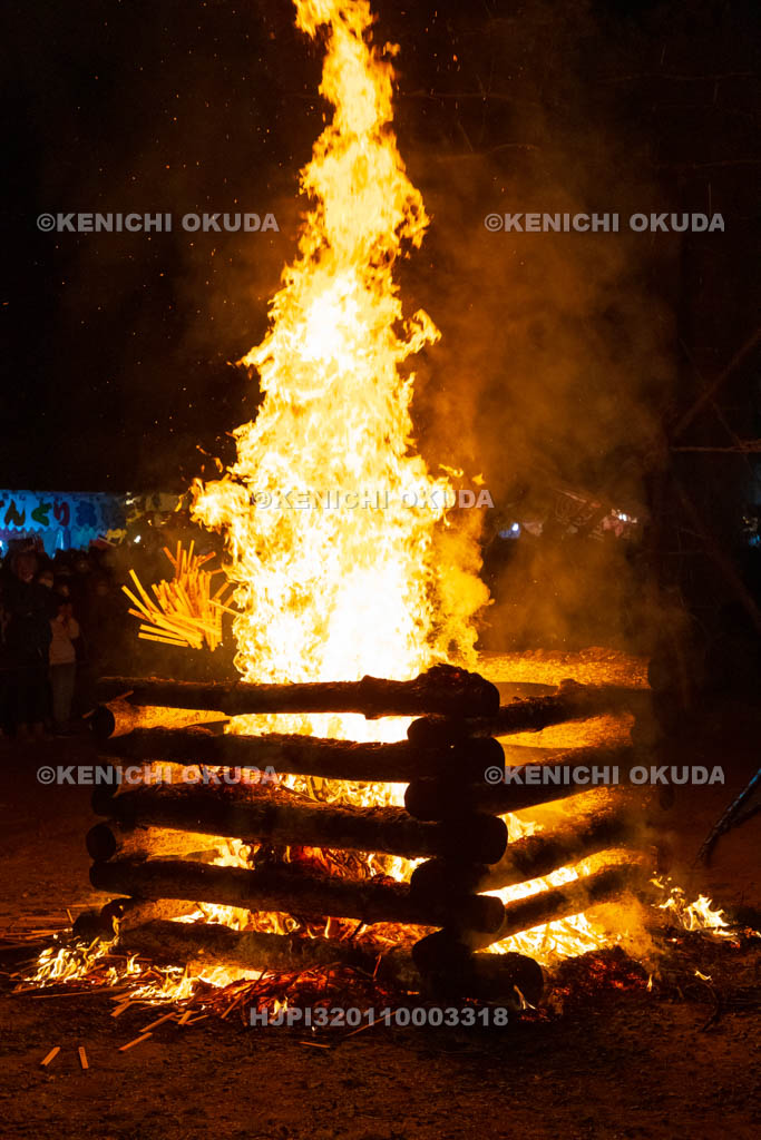 京都府　清凉寺　お松明式