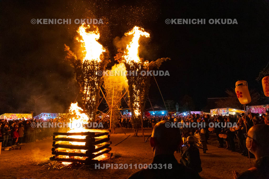 京都府　清凉寺　お松明式
