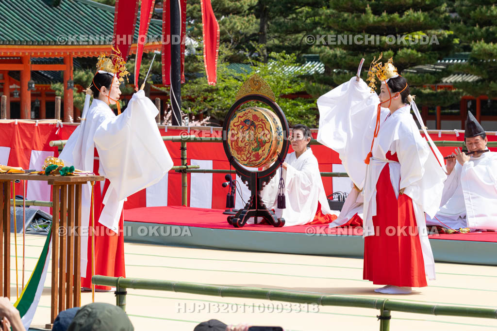 京都府　平安神宮　例祭翌日祭　神賑行事　神楽奉納
