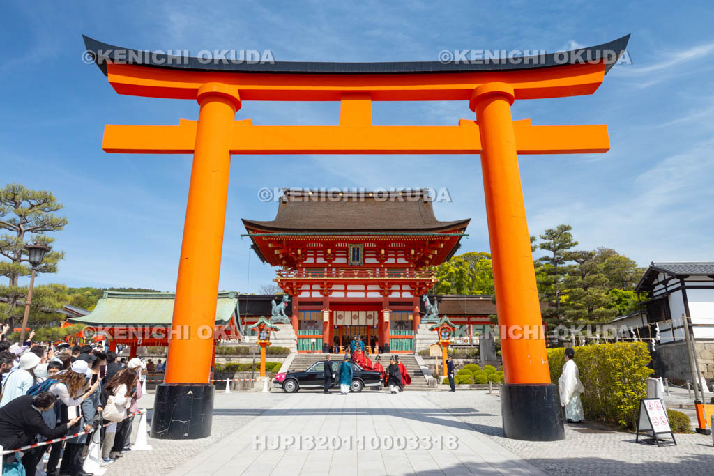 京都府　伏見稲荷大社　稲荷祭（神幸祭）　神幸出御（神職）