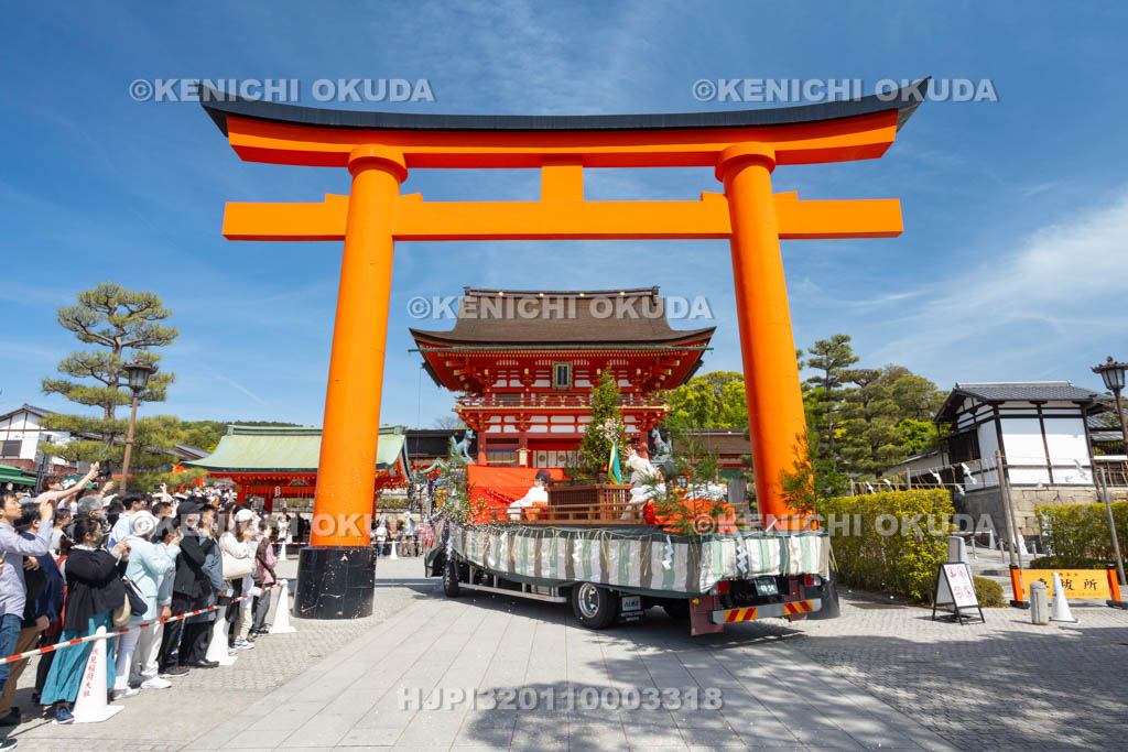 京都府　伏見稲荷大社　稲荷祭（神幸祭）　神幸出御（大賢樹）