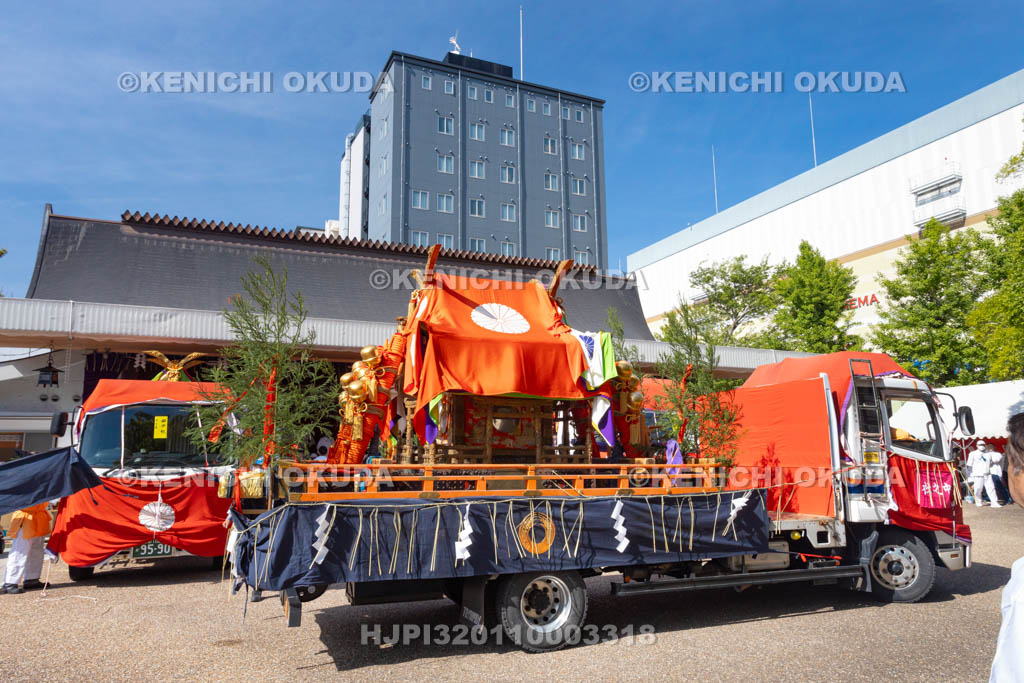 京都府　伏見稲荷大社　稲荷祭（神幸祭）　お旅所　着輿（中社）