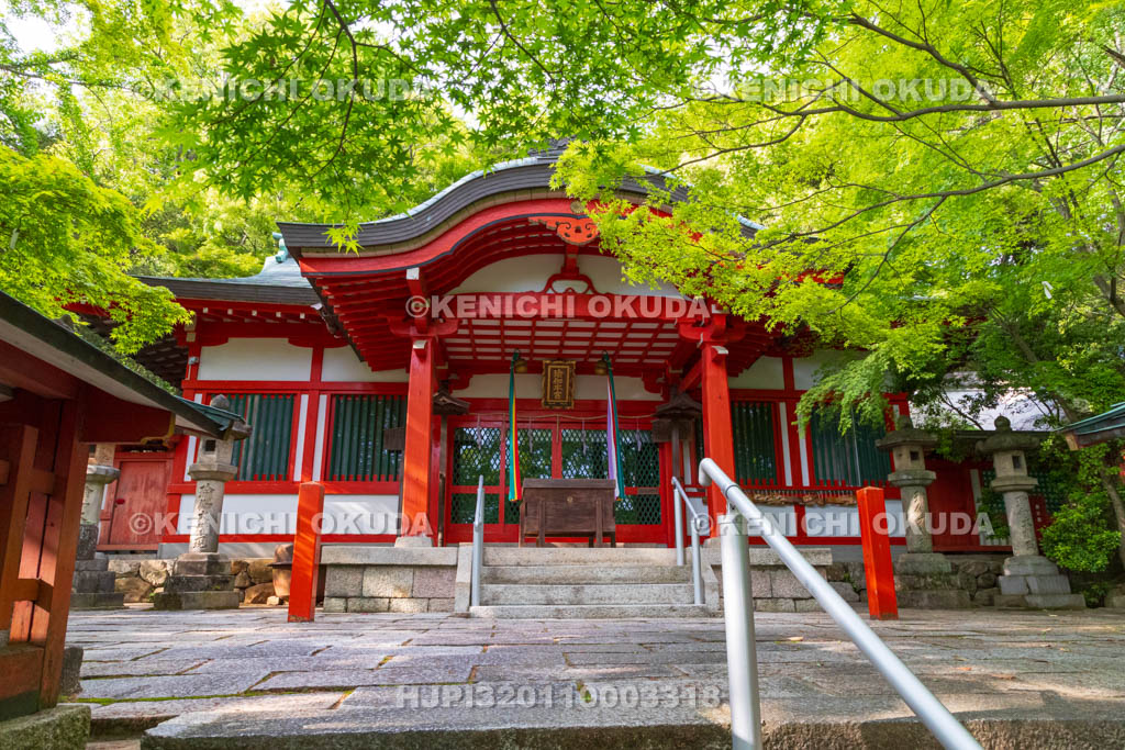奈良県　瑜伽神社（ゆうがじんしゃ）　拝殿