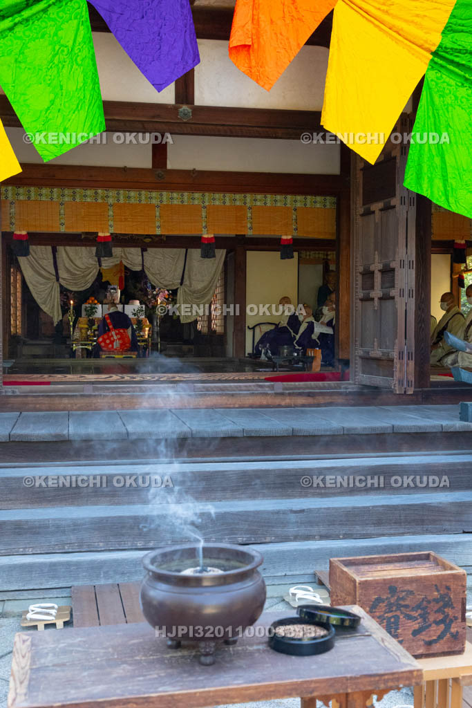奈良県　東大寺　聖武天皇祭　天皇殿　 論議法要（最勝十講）