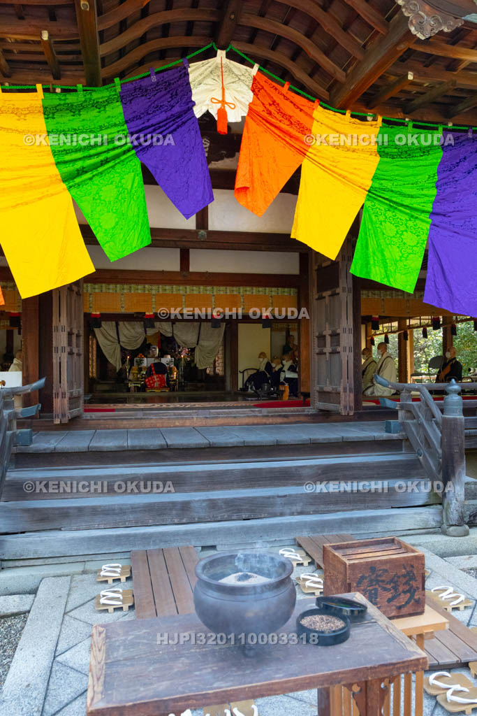 奈良県　東大寺　聖武天皇祭　天皇殿　 論議法要（最勝十講）