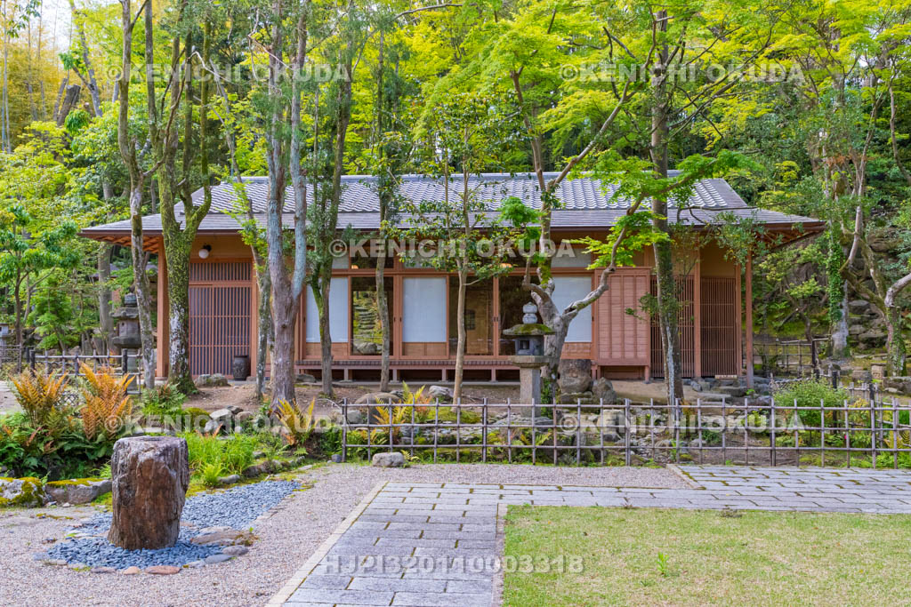 奈良県　瑜伽山園地（ゆうがやまえんち）　旧山口氏南都別邸庭園　茶室