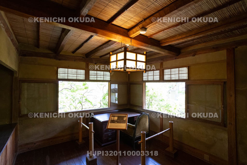 奈良県　志賀直哉旧居（高畑サロン）　一階書斎