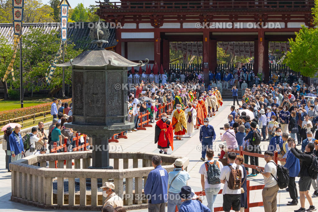 奈良県　東大寺　聖武天皇祭　聖武天皇慶讃法要　参進