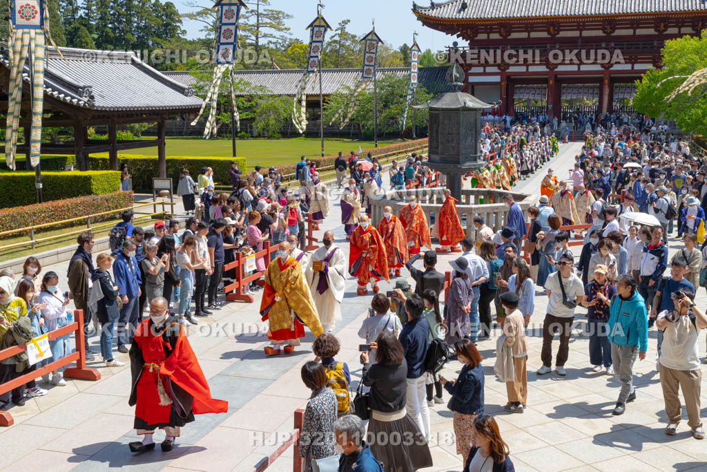 奈良県　東大寺　聖武天皇祭　聖武天皇慶讃法要　参進